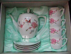 粉彩花卉茶具 集觀賞、饋贈與實用于一體的陶瓷藝術(shù)